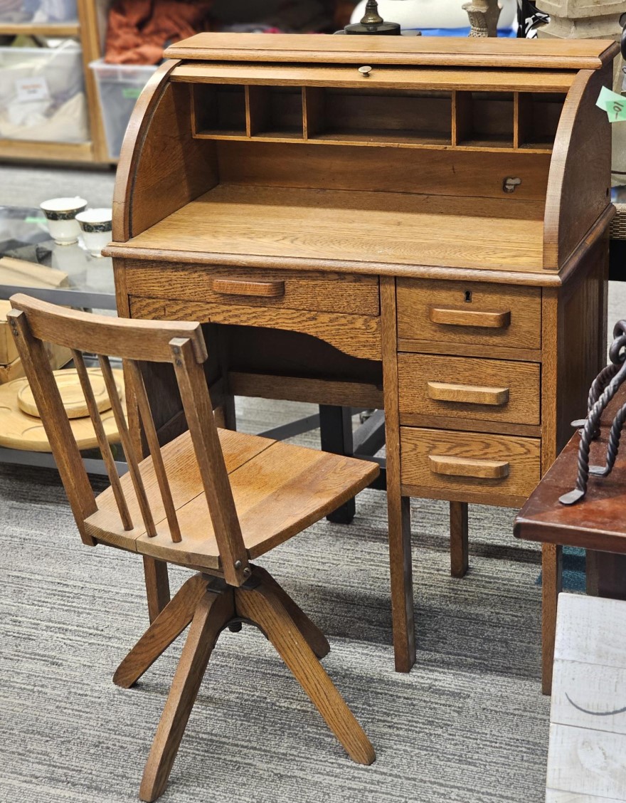 Childs rolltop desk and chair GMT