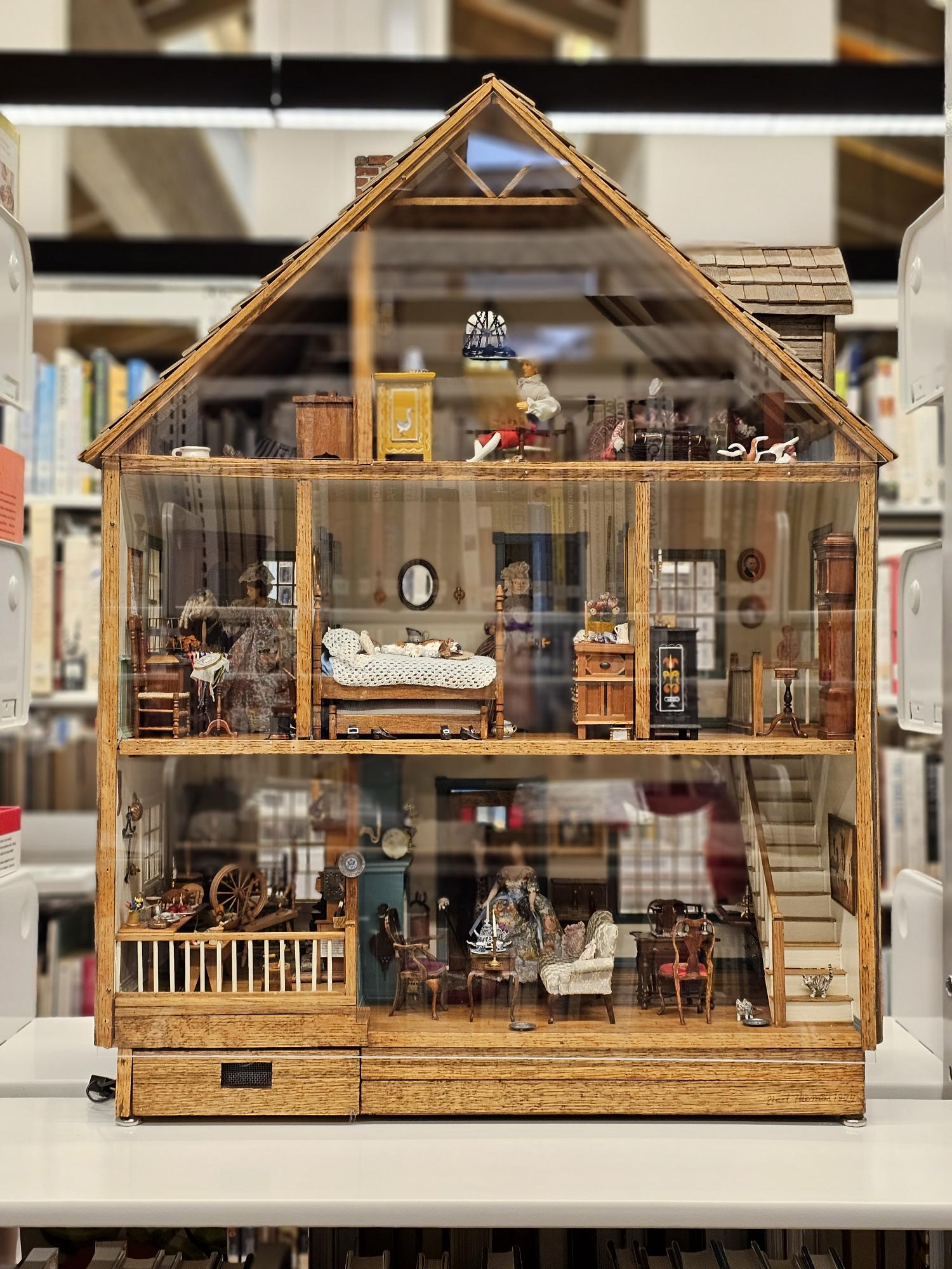 1776 Dollhouse